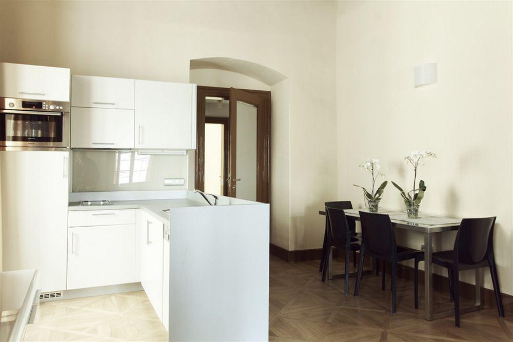 Apartment 3 Epoques By Adrez Prague